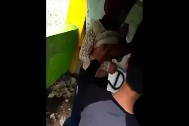 Ukhti Hijab Cantik Pasrah Goyang Kasur Crot poster